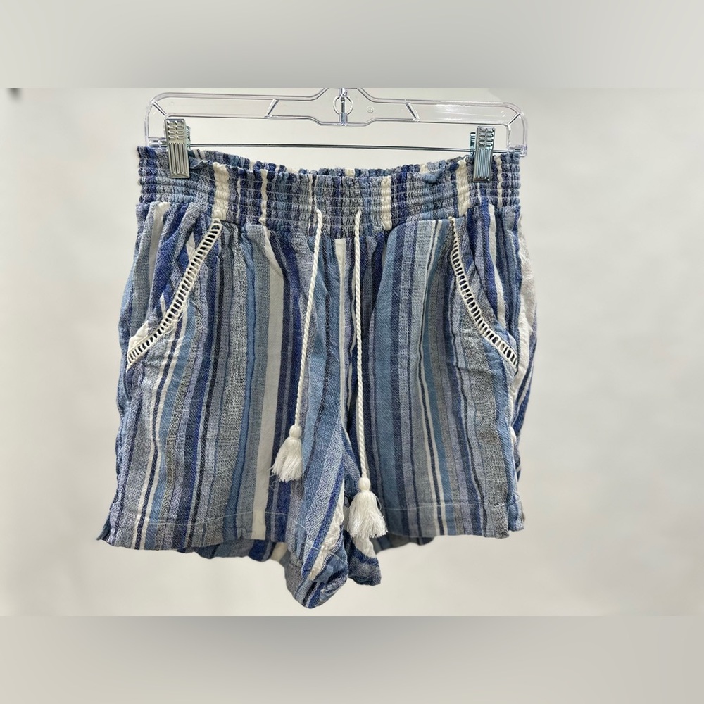 Striped linen like pull up shorts